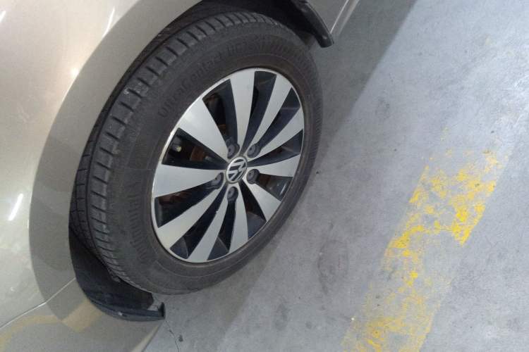 Used Volkswagen Sagitar 2017 230TSI Automatic Comfort Version
