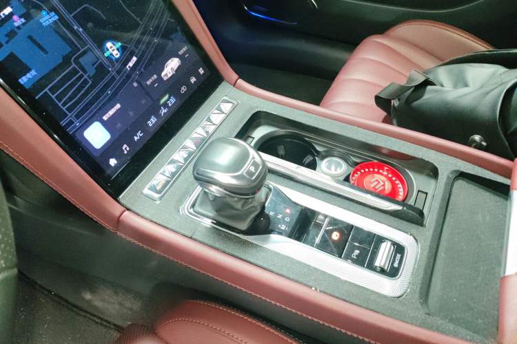 Used Hongqi H5 2024 2.0T Automatic Smart Connect Flagship Edition