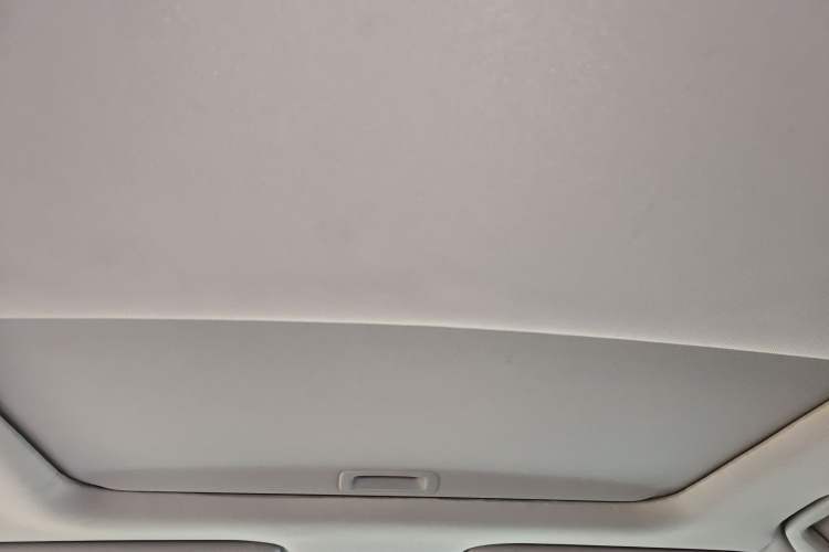 Used Honda Jade 2017 1.8L automatic Comfort version 5 seats Headliner