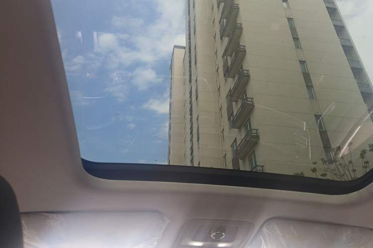 Used Roewe RX8 2019 30T Smart Connectivity Four-Wheel Drive Supreme Flagship Edition Headliner