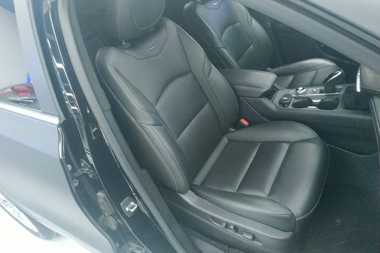 Used Cadillac XT4 2020 28T Two-Wheel-Drive Leading Version