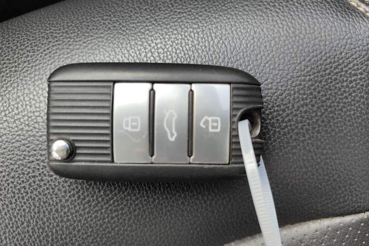 Used Roewe RX5 2016 30T Two-Wheel Drive Automatic Internet Smart Edition
