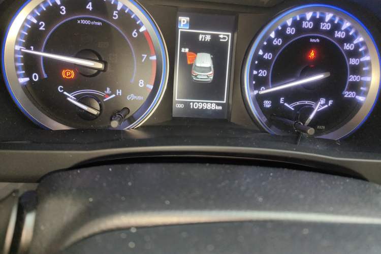 Used Toyota Highlander 2018 2.0T Four-Wheel Drive Luxury Version 7 Seats China VI Standard Odometer Close Up