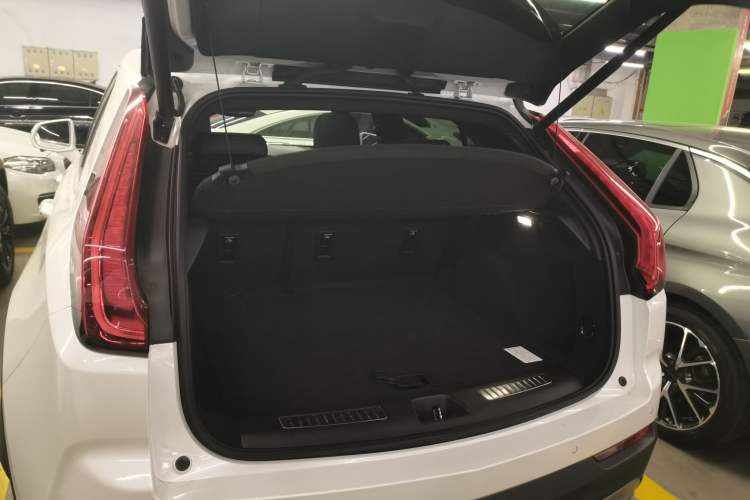 Used Cadillac XT4 2020 28T Two-Wheel-Drive Leading Version Trunk