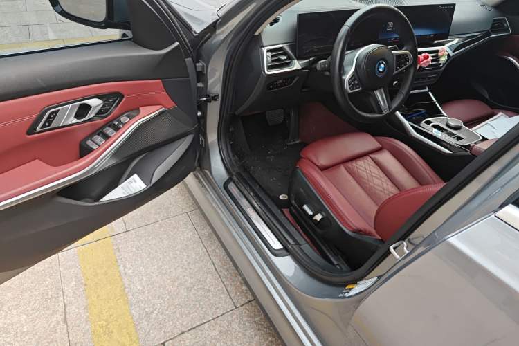 Used BMW i3 2023 eDrive 40 L Midnight Edition