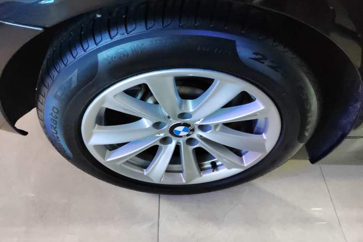 Used BMW 5 Series 2015 520i Elegant Edition
