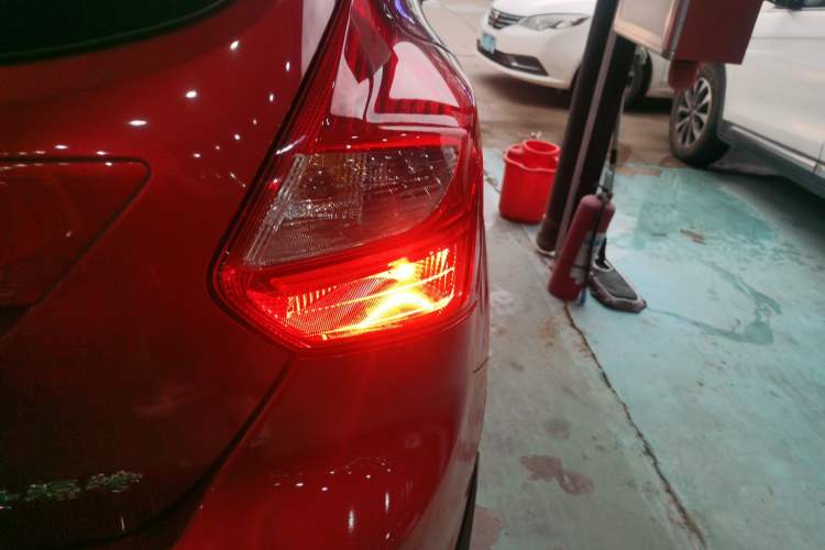 Used Ford Focus 2012 Hatchback 1.6L Automatic Fashion Edition
