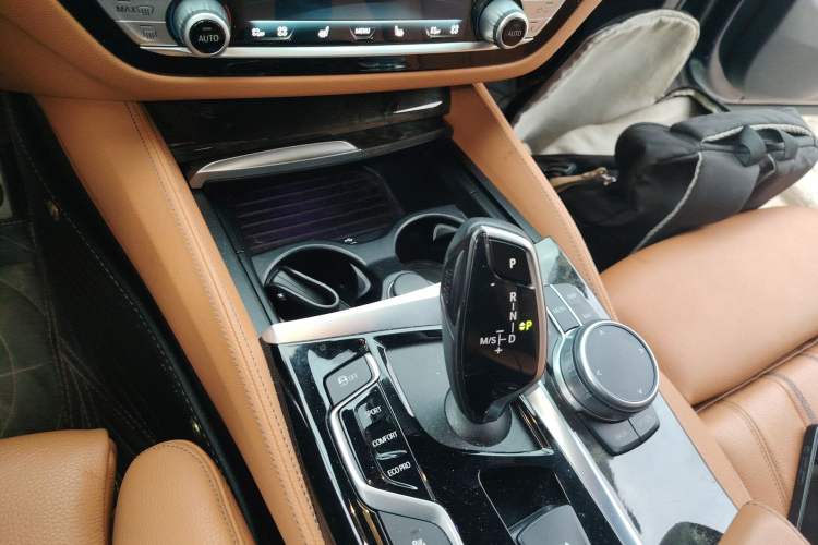 Used BMW 6 Series GT 2019 630i M Sport Package Gear Lever