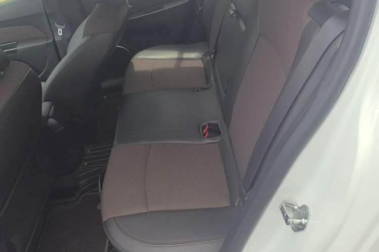 Used Chevrolet Cruze 2013 Hatchback 1.6L Manual Luxury Model Left Rear Seat