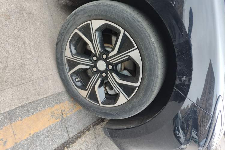 Used Hongqi E-QM5 2023 Base Travel Edition
