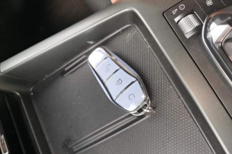 Used BYD Qin PLUS 2025 DM-i Smart Drive 55KM Leading Model Vehicle Key