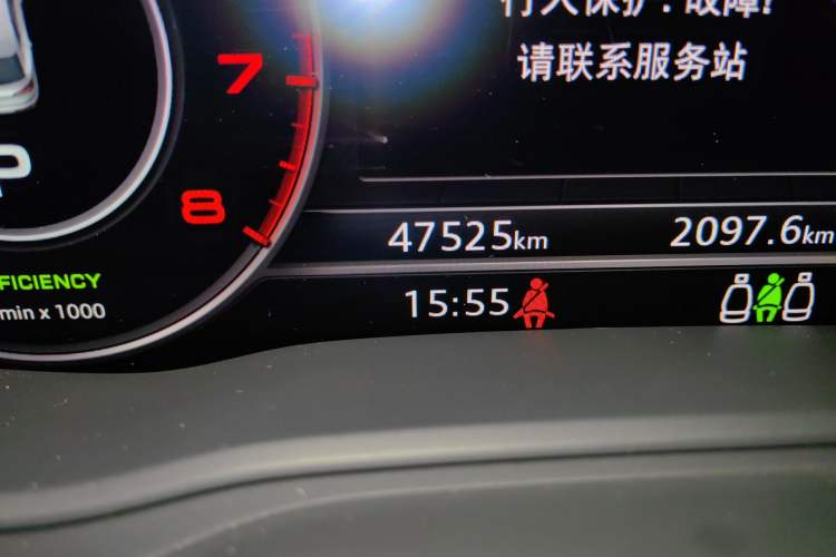 Used Audi Q5L 2018 45 TFSI Prestige Fashion Edition China V Emission Standard Odometer Close Up