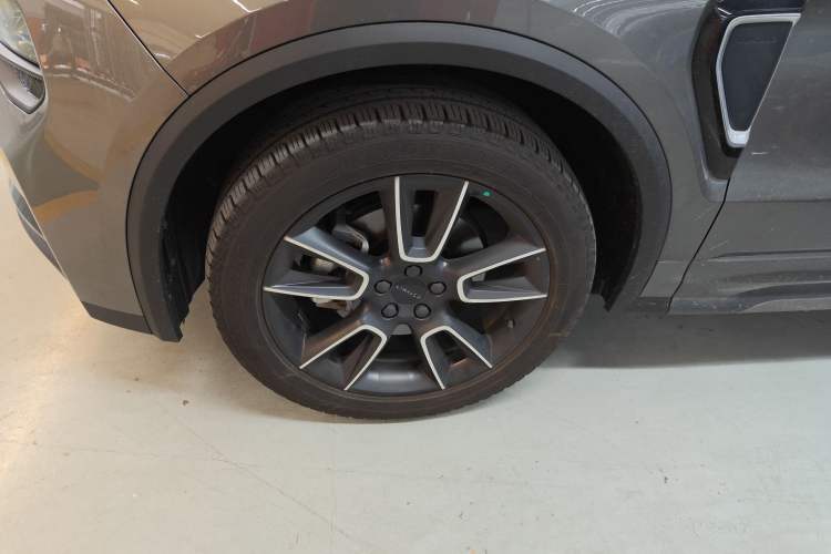 Used Lynk & Co 01 2021 2.0TD Two-Wheel-Drive Pro Trim Exterior 2