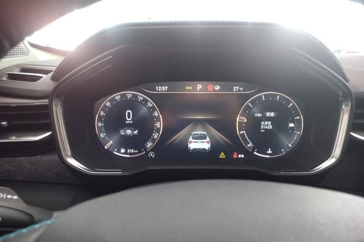 Used Lynk & Co 05 2020 2.0TD Two-Wheel Drive Shine Halo