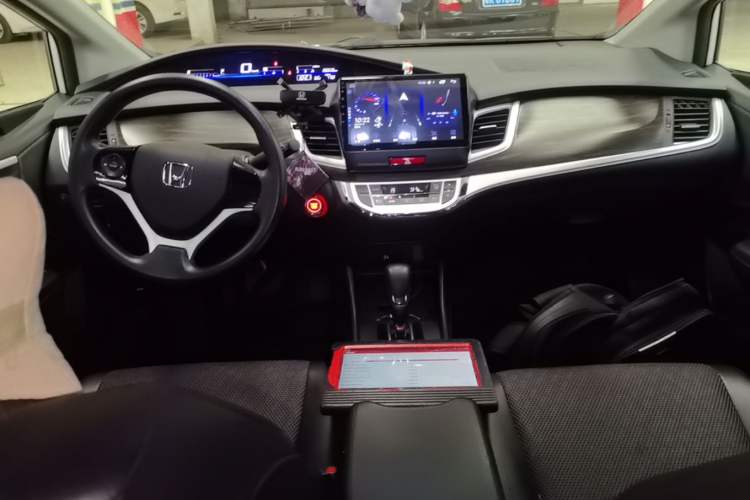 Used Honda Jade 2017 1.8L automatic Comfort version 5 seats
