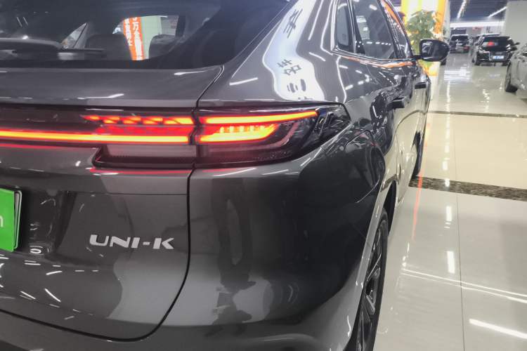 Used CHANGAN UNI-K iDD 2024 Chuzhi iDD 1.5T 135km Smart & Fun Model Exterior 5