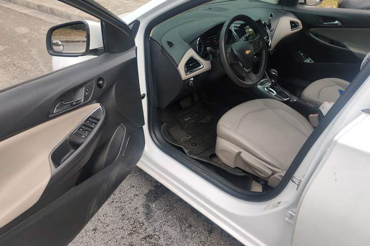 Used Chevrolet Cruze 2015 1.5L Automatic Luxury Edition