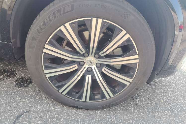 Used Volvo XC90 2023 B6 Zhiyi Luxury Edition 7-Seater
