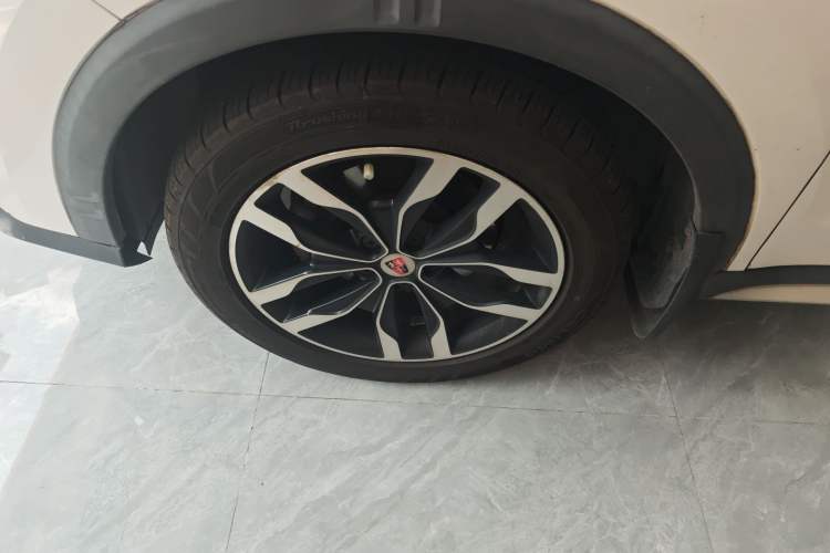 Used Roewe RX5 2016 20T Two-Wheel Drive Automatic Internet Smart Edition
