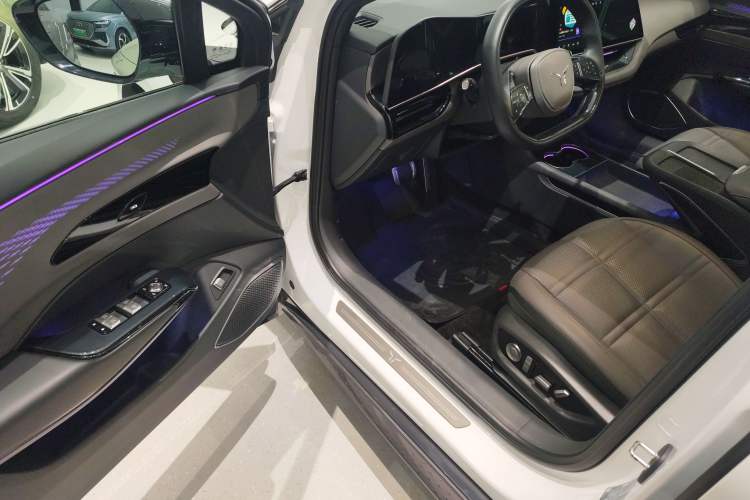 Used Hongqi EH7 2024 690 Pro
