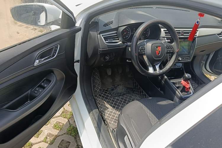 Used Roewe i5 2020 1.5L Manual 4G Connect Luxury Edition