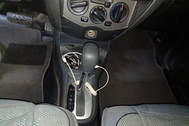 Used Nissan Livina 2013 JINRUI 1.6XV CVT Luxury Edition Gear Lever