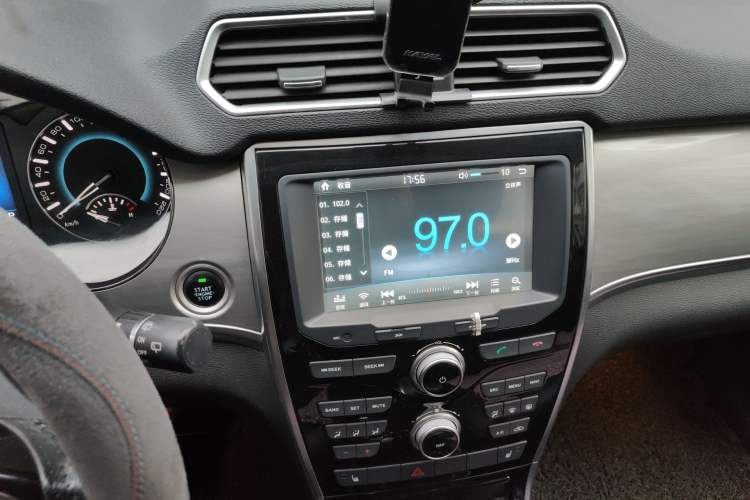 Used Haval H2 2015 1.5T Automatic Two-Wheel Drive Elite Edition Audio And AC Panel