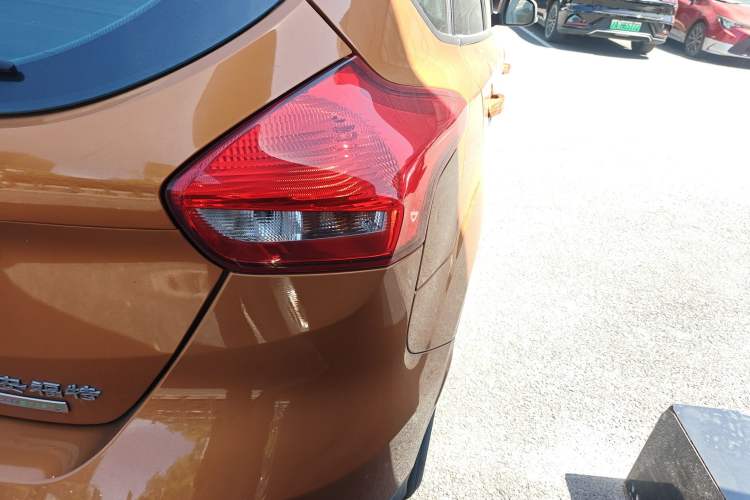 Used Ford Focus 2015 Hatchback EcoBoost 125 Automatic Supreme Style Edition
