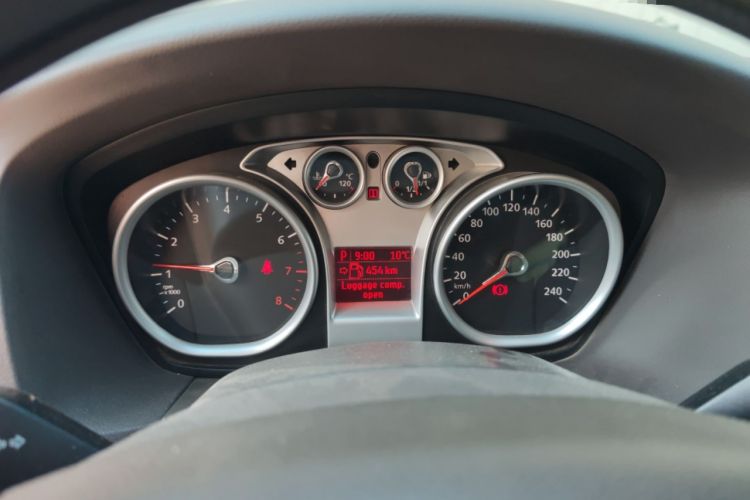 Used Ford Focus 2011 Hatchback 1.8L Automatic Fashion Edition Instrument Cluster