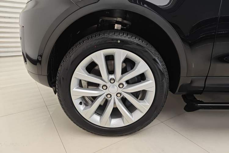 Used Land Rover Discovery 2025 360 PS S Exterior 4