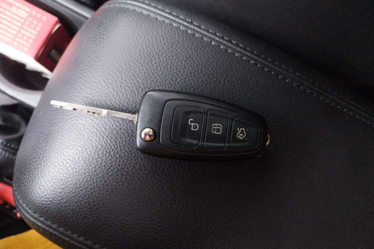 Used Ford Focus 2012 Hatchback 1.6L Automatic Fashion Edition Vehicle Key