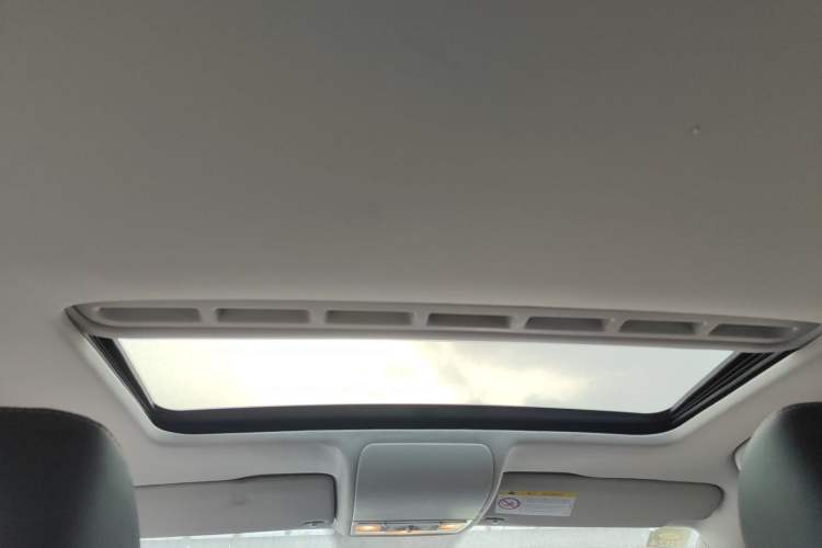 Used Volkswagen Polo 2016 1.6L Automatic Comfort Model