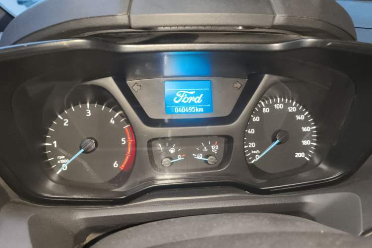 Used Ford Transit 2020 2.0T Diesel Multi-Function Commercial Vehicle Mid-Chassis Low-Roof Design with Dual Rear Doors Meeting China VI Emission Standards
