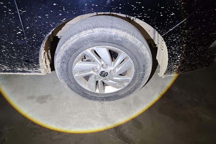 Used JAC Refine M4 2016 2.0L Manual Luxury Version