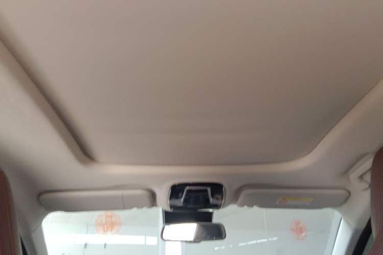 Used SOL QX 2021 300T DCT Prestige Smart Connectivity Version Headliner