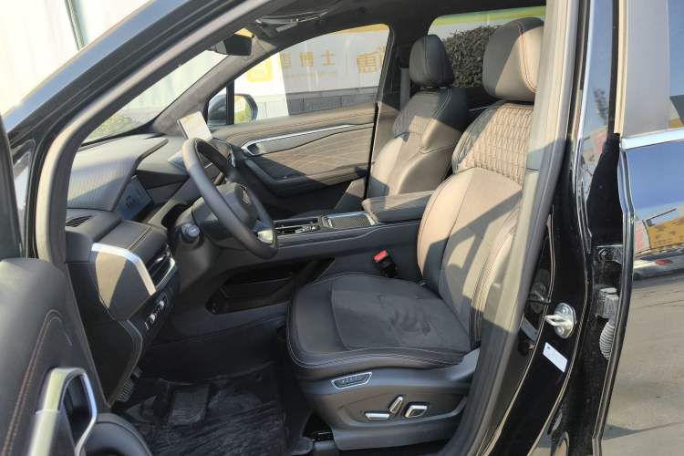 Used Geely Auto Haoyue L 2025 2.0T DCT Luxury Edition