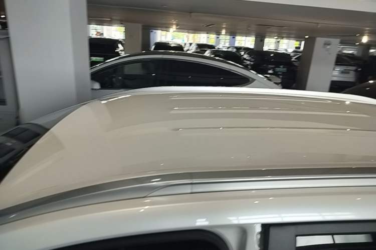 Used AION Y 2023 Plus 610 Enjoy Edition Roof