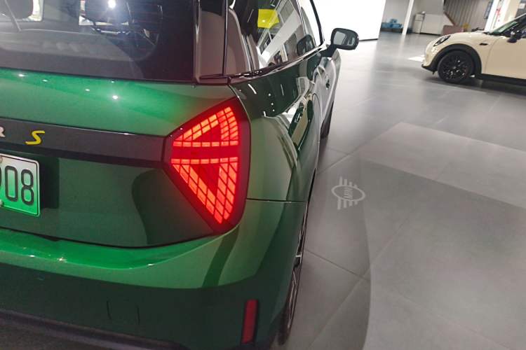 Used MINI Electric COOPER 2024 452km COOPER SE Artist
