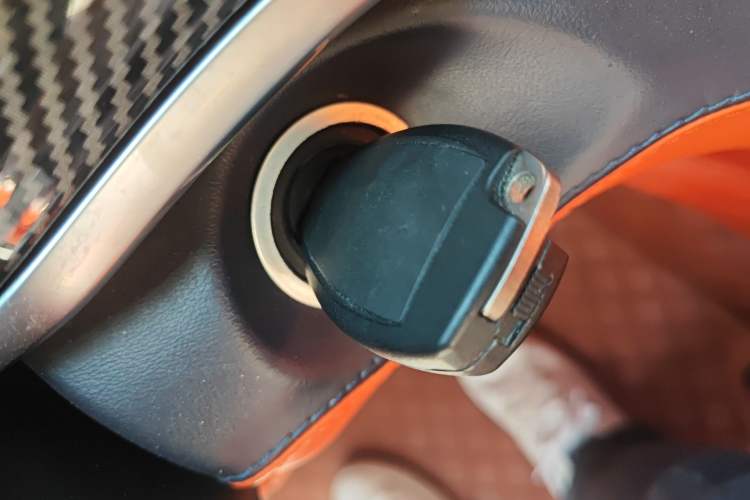 Used Mercedes-Benz Vito 2021 2.0T Business Version 7 Seats Vehicle Key