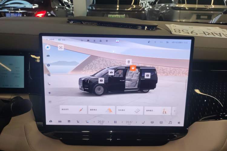 Used Zeekr 009 2024 7-Seater Walk-Through Version Four-Wheel Drive 108 kWh Audio And AC Panel