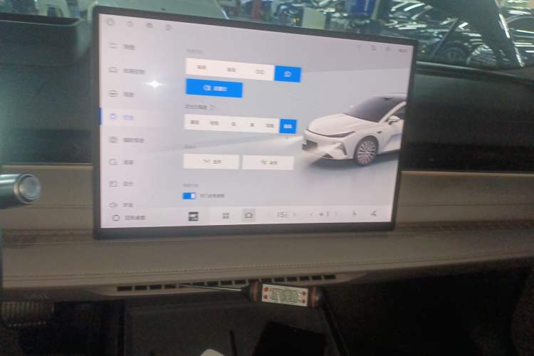 Used Geely Galaxy 8 2025 130km EM-P Starship Edition Audio And AC Panel