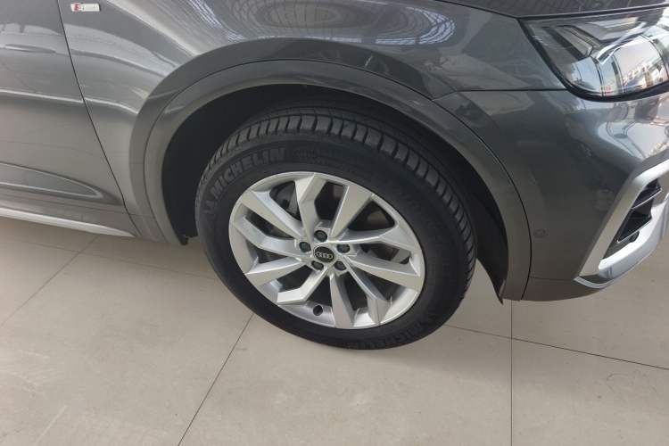 Used Audi Q5L 2022 40T Luxury Dynamic Model Right Front Wheel Hub