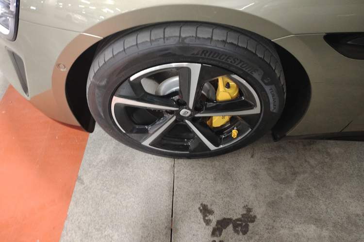 Used Xiaomi Auto SU7 2024 Four-Wheel Drive Ultra-Long Range Advanced Intelligent Driving Max Edition
