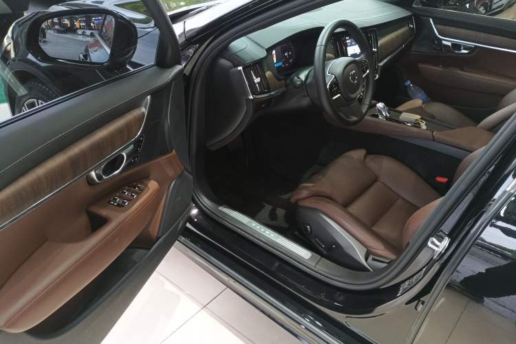 Used Volvo S90 2023 B5 Zhiyuan Luxury Edition
