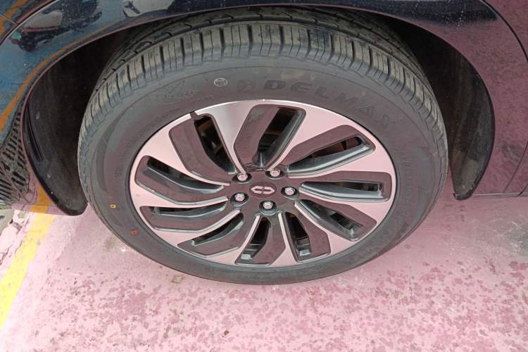 Used Hima AITO M7 2024 1.5T Rear-Drive Plus Version 6 Seats Exterior 4