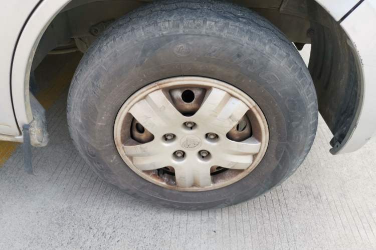 Used CHANGAN KAICHENG Ruixing M60 2020 1.5L Standard Version China VI 6-Seater DAM15KR Right Front Wheel Hub