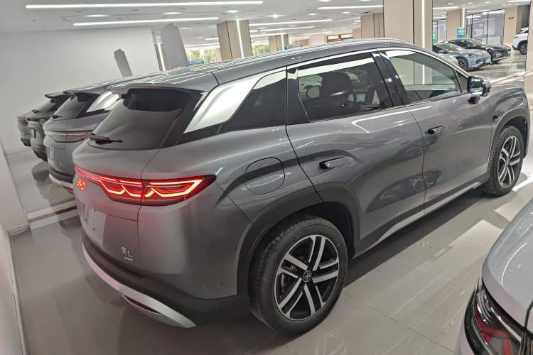 Used BYD Song L DM-i 2025 Intelligent Driving Version 112 km Beyond-Range Type
