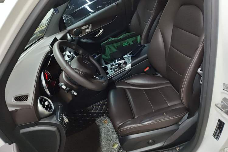 Used Mercedes-Benz GLC 2017 GLC 300 4MATIC Sport Edition Left Front Seat