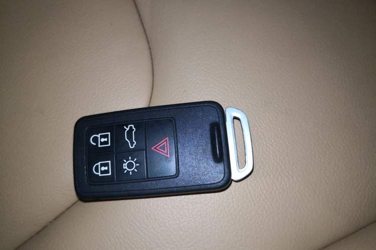 Used Volvo V40 2019 T3 Zhiyi Edition