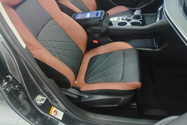 Used CHANGAN Eado 2022 PLUS Blue Whale NE 1.4T GDI DCT Prestige Edition
